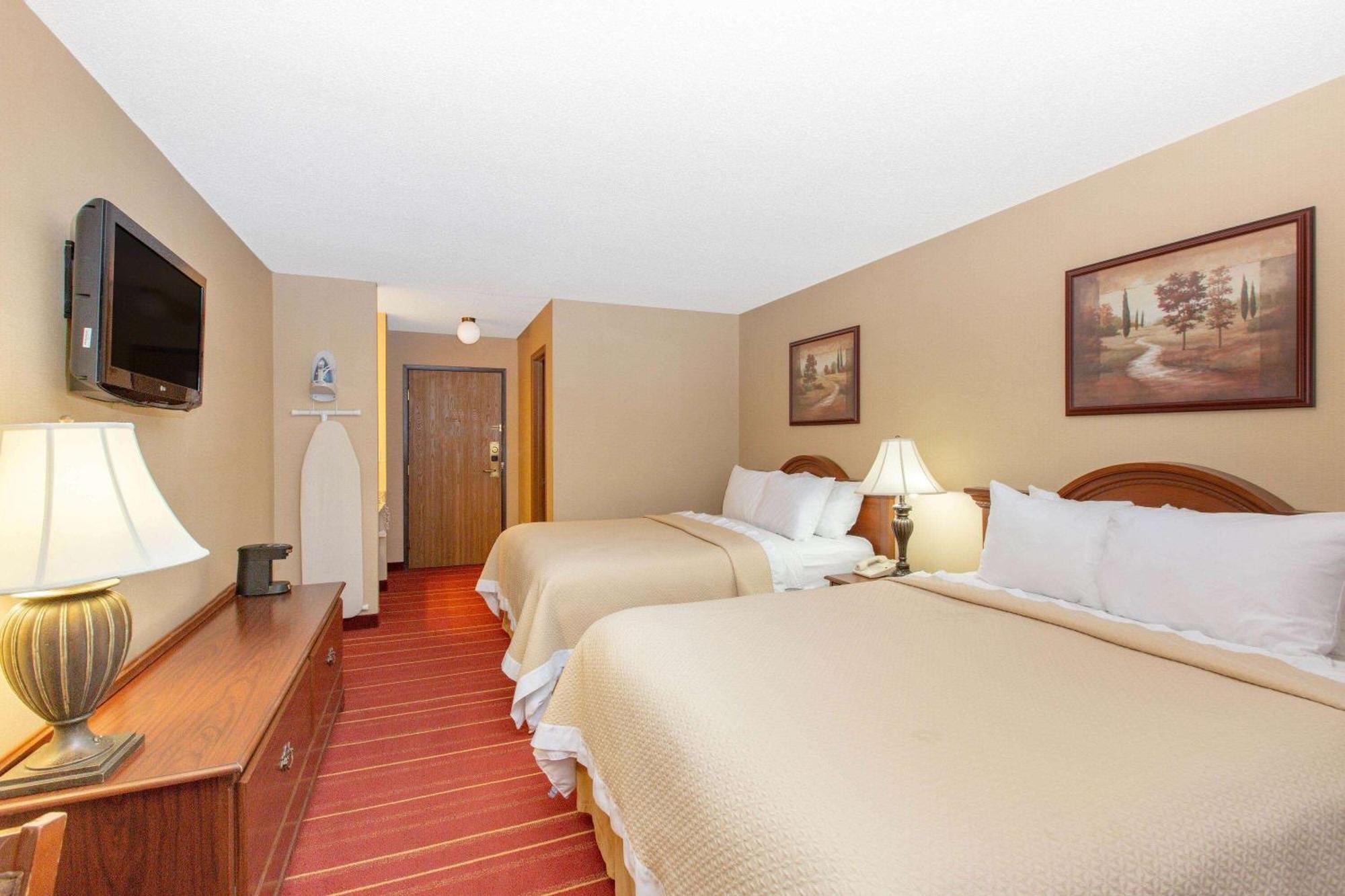 Days Inn By Wyndham Salina I-70 Exterior photo